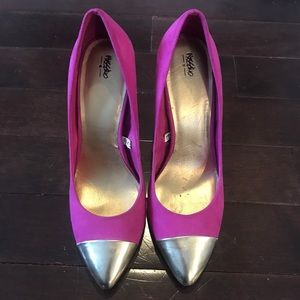Mossimo fushia heels with light gold toe cap